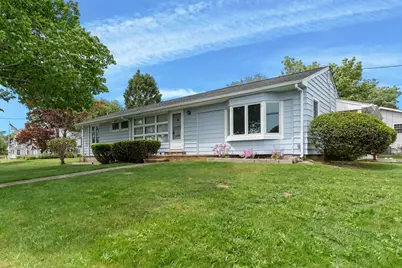 821 Pearse Rd, Swansea, MA 02777 - Photo 1