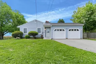 821 Pearse Rd, Swansea, MA 02777 - Photo 2