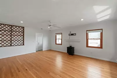 821 Pearse Rd, Swansea, MA 02777 - Photo 16