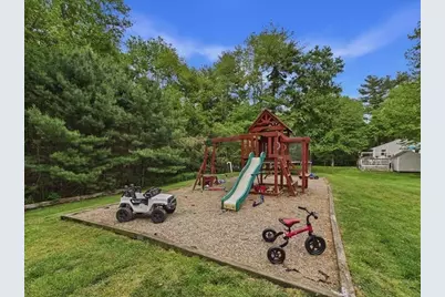 84 Seekell St, Taunton, MA 02718 - Photo 32