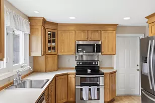 2 Alan Rd, Hudson, MA 01749 - Photo 8