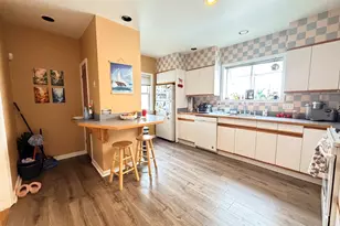 20 Windsor Rd, Medford, MA 02155 - Photo 6