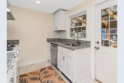 6 Virginia Road, Waltham, MA 02453 - Photo 8