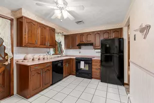 49 Lake St, Shrewsbury, MA 01545 - Photo 10
