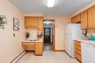 12 Abbott Ln, Chelmsford, MA 01824 - Photo 10