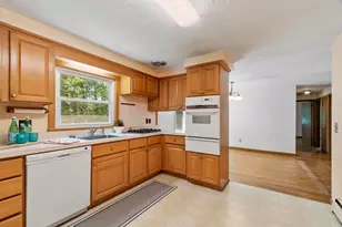 12 Abbott Ln, Chelmsford, MA 01824 - Photo 8