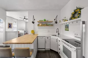 16 Leavitt St, Salem, MA 01970 - Photo 1