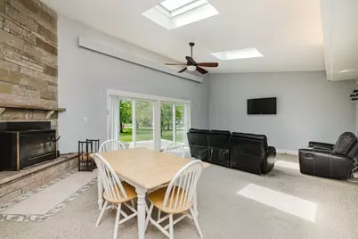 33 Margaret Rd, Taunton, MA 02718 - Photo 12