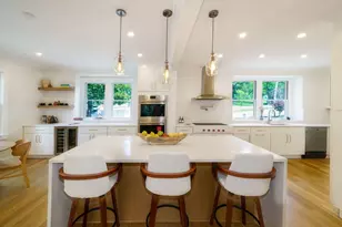 37 Oakland St, Wellesley, MA 02481 - Photo 2
