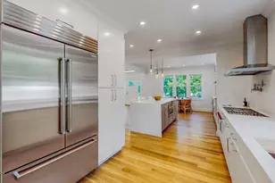 37 Oakland St, Wellesley, MA 02481 - Photo 6