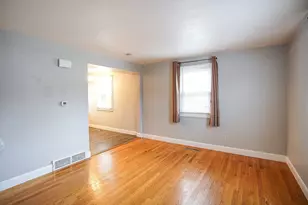 39 Greenwood St, Westfield, MA 01085 - Photo 2