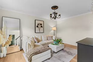 42 Brookside Dr, Uxbridge, MA 01569 - Photo 8