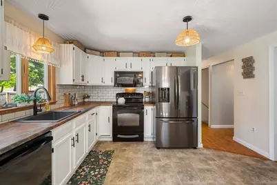 45 Flagstone Pl #45, Bridgewater, MA 02324 - Photo 12