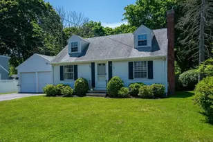 113 Oak St, Weymouth, MA 02190 - Photo 2