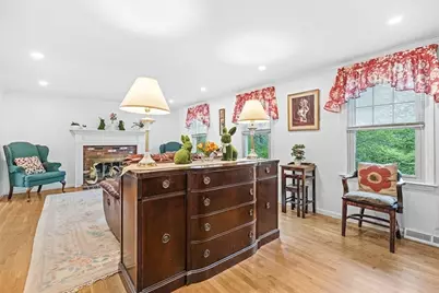 121 Mylod St, Walpole, MA 02081 - Photo 4