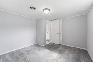 165 Hampden St, Springfield, MA 01151 - Photo 24
