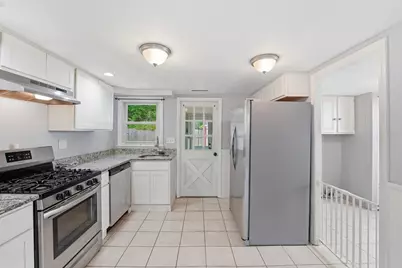 165 Hampden St, Springfield, MA 01151 - Photo 8