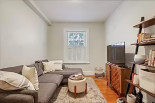 130 Myrtle, Boston, MA 02114 - Photo 2