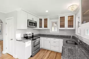 24 Bloomfield St, Quincy, MA 02171 - Photo 10