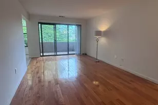 18 Shrewsbury Green Dr, Shrewsbury, MA 01545 - Photo 8