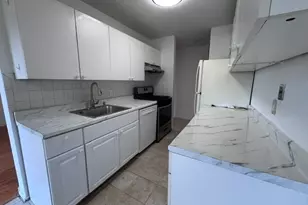 18 Shrewsbury Green Dr, Shrewsbury, MA 01545 - Photo 8