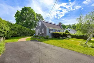 4 Meadow Ln, Walpole, MA 02081 - Photo 2