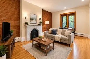 32 River St, Cambridge, MA 02139 - Photo 2