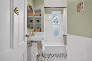 146 Poplar St, Boston, MA 02131 - Photo 16