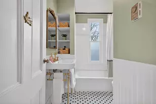 146 Poplar St, Boston, MA 02131 - Photo 16
