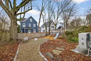 146 Poplar St, Boston, MA 02131 - Photo 24