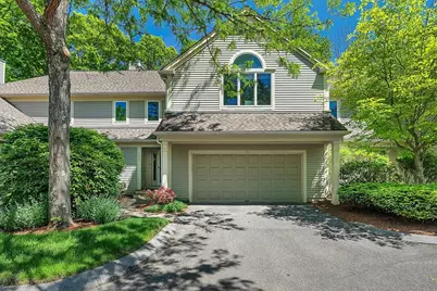 202 Dahlia Dr #202, Wayland, MA 01778 - Photo 2