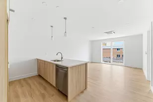 1035 Commonwealth Ave, Boston, MA 02215 - Photo 4