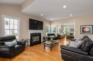 77 Cedar St, Wellesley, MA 02481 - Photo 10