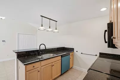 70 Orchard Meadow Dr #70, Shrewsbury, MA 01545 - Photo 10