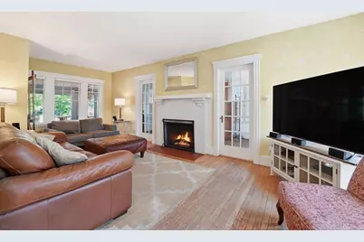 19 Humphrey St, Marblehead, MA 01945 - Photo 6