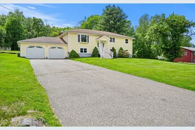 240 Hampstead St, Methuen, MA 01844 - Photo 4