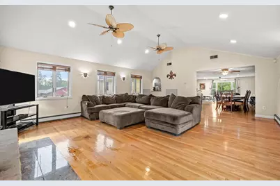 240 Hampstead St, Methuen, MA 01844 - Photo 16