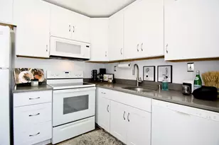 264 Nassau Dr, Springfield, MA 01129 - Photo 10