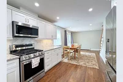 11 Hargrave Cir #B, Newton, MA 02461 - Photo 6