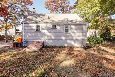 5 Oliver St, Randolph, MA 02368 - Photo 4