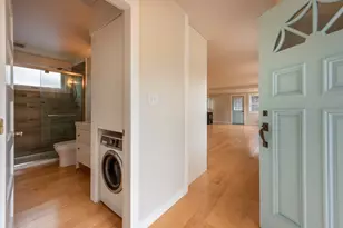 8 Hideaway Pl, Rockport, MA 01966 - Photo 2