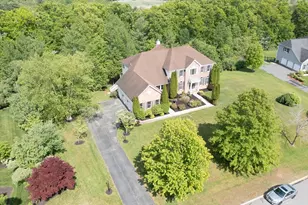 10 Valley View Dr, Grafton, MA 01536 - Photo 2