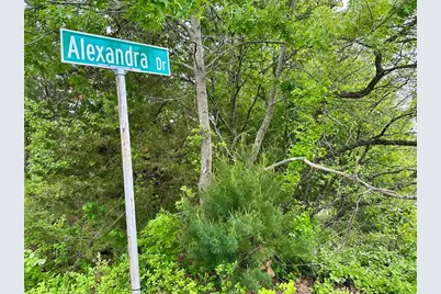 12 Alexandra Dr, Freetown, MA 02702 - Photo 1