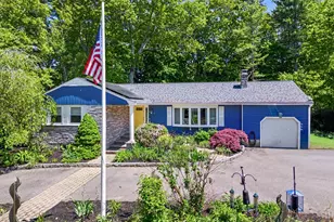 10 Fleetwood Dr, Norfolk, MA 02056 - Photo 1