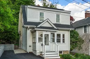 27 Governor Rd, Arlington, MA 02474 - Photo 2