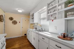 27 Governor Rd, Arlington, MA 02474 - Photo 12