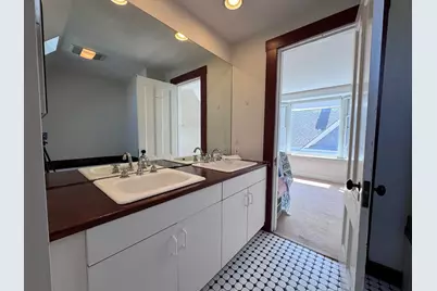 104 Hancock #-, Somerville, MA 02144 - Photo 18