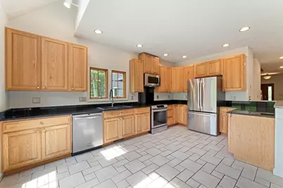 28 Vincent Rd, Mendon, MA 01756 - Photo 6