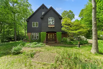 28 Vincent Rd, Mendon, MA 01756 - Photo 2