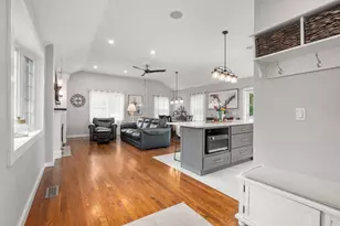 32 Oak St, Stoneham, MA 02180 - Photo 8